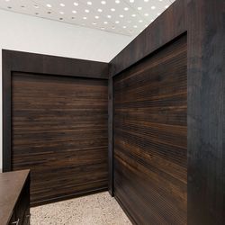 Oak veneer for kitchen design