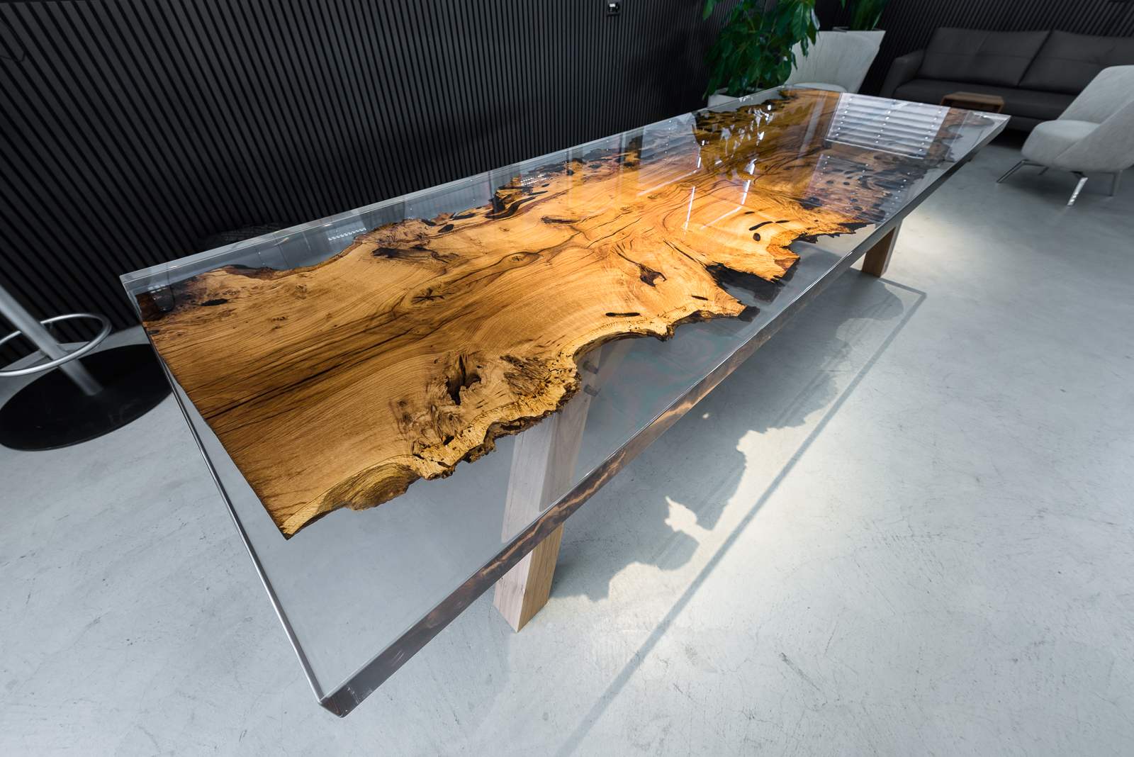 Trécesson Castle, Castle Oak Castle oak made into a table