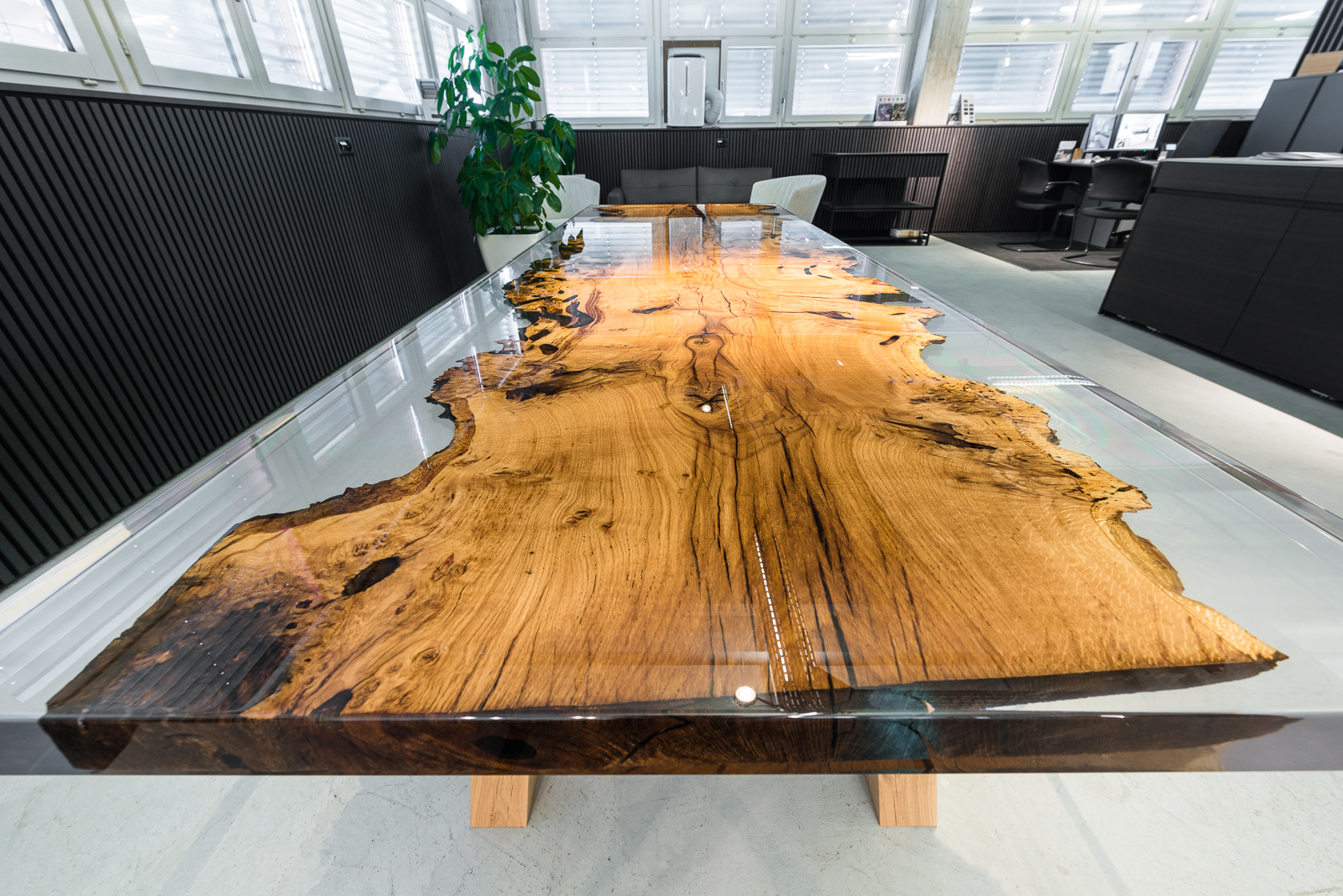 Unique table from old castle oak Perfect craftsmanship: table made of old oak