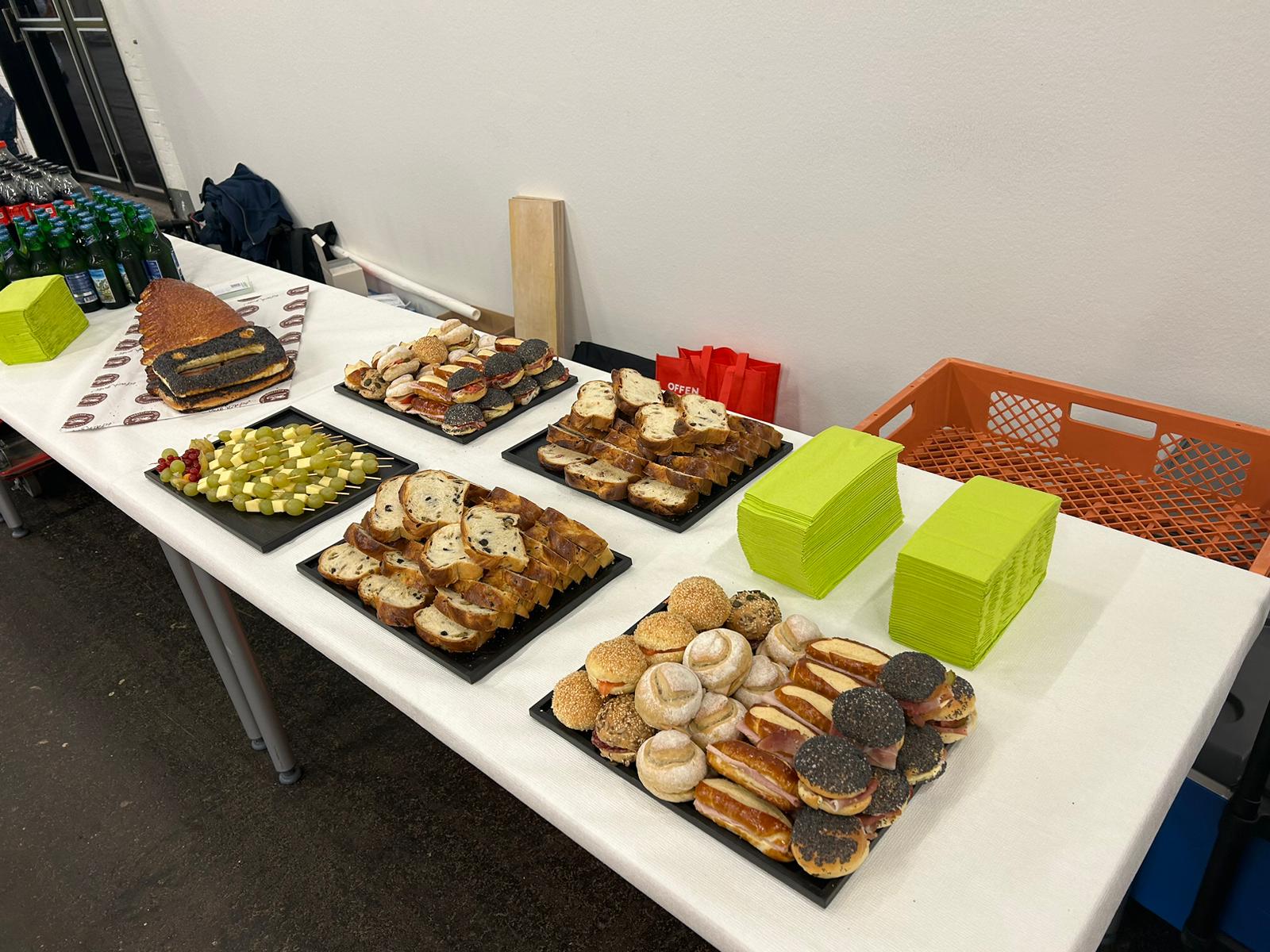 Roser Apéro at the VSSM stand at the Basel Job Fair Promoting young carpenters