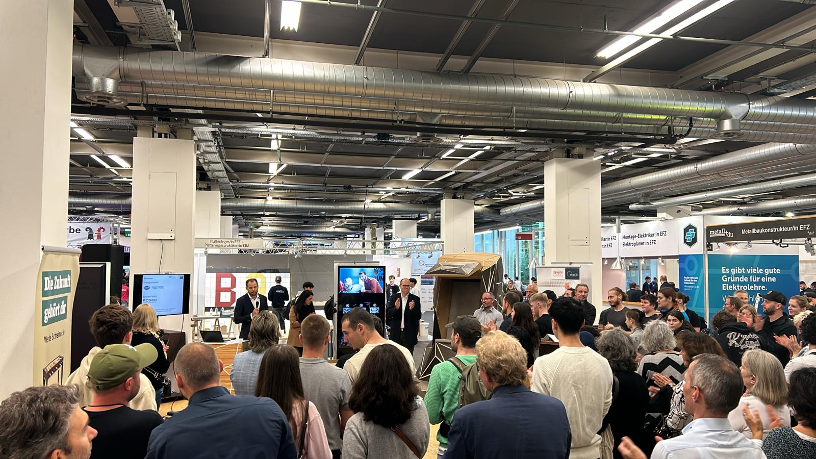 Roser Apéro at the VSSM stand at the Basel Job Fair Young carpenters Basel